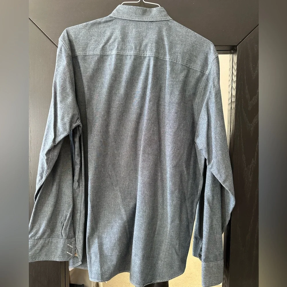 Classic Denim Blue Chambray Men's Button-Down Shirt - Picture 3 of 5